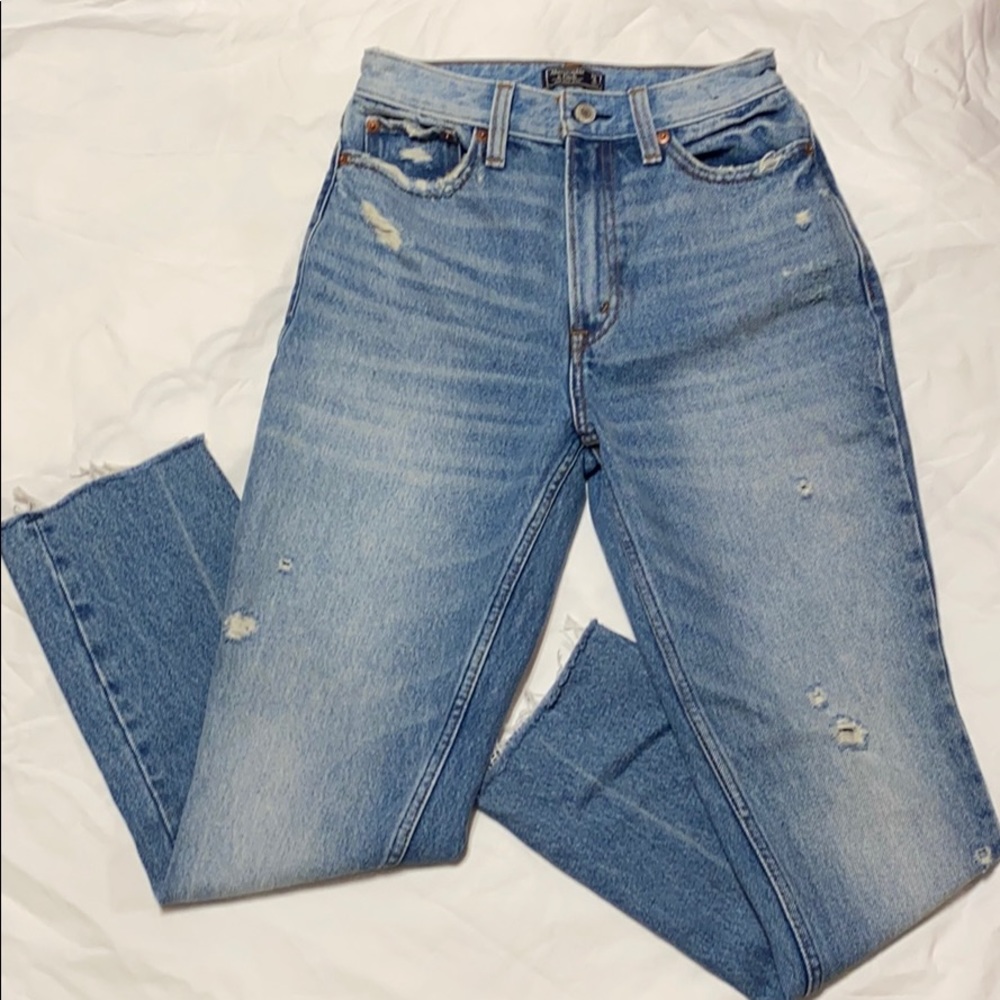 Abercrombie & Fitch Mom Jeans